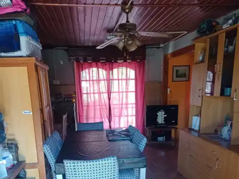 Casa 9 ambientes con 3 baños