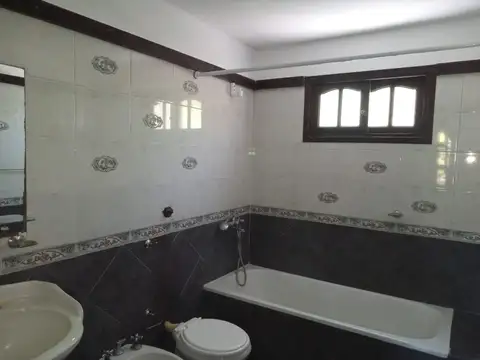 Departamento 4 ambientes con 3 baños