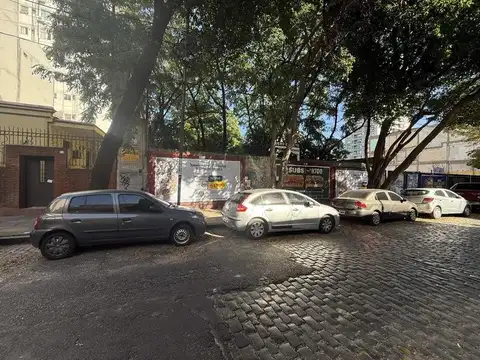 Terreno doble frente apto edificio. Almagro.