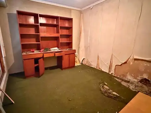 Casa 6 ambientes con 2 baños