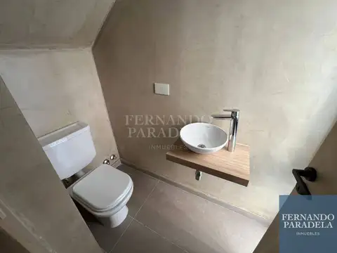 Casa en Alquiler con 1 cochera