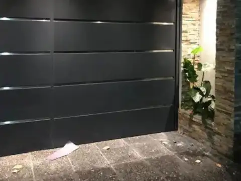 cochera fija y cubierta en alquiler