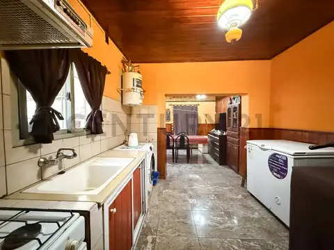 Casas en venta 3 dormitorios, Tolosa. Con patio y garage