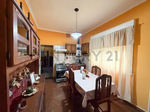 1 e/ 521 y 522 1000, Piso 0