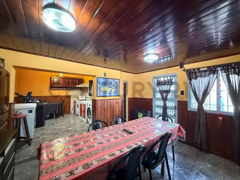 Casas en venta 3 dormitorios, Tolosa. Con patio y garage
