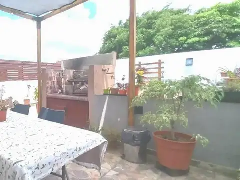 Depto Tipo Casa en Venta 54 años