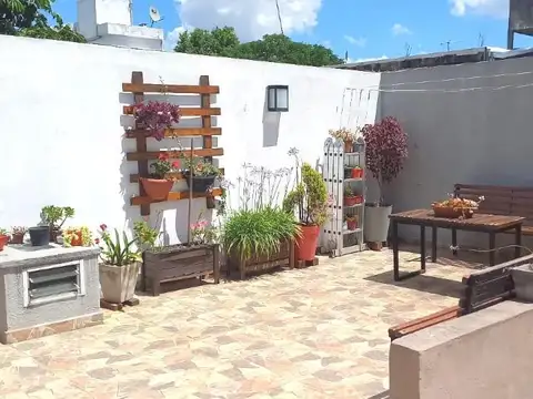 Depto Tipo Casa en Venta 54 años