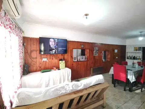 Casa 3 ambientes con 1 baño