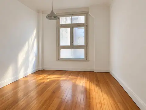 Retiro.Excelente departamento 2 ambientes apto profesional.