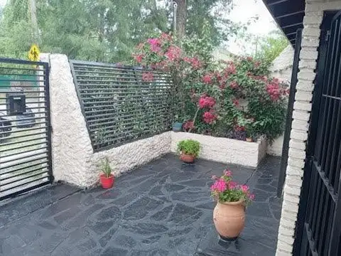 Casa en Venta con 5 cocheras