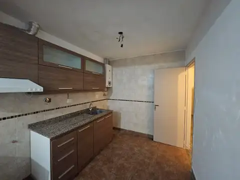 VENTA CASA 3 AMBIENTES CON COCHERA