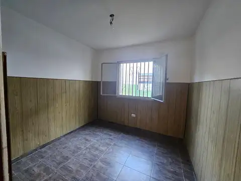 VENTA CASA 3 AMBIENTES CON COCHERA