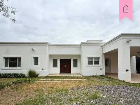 Casa en venta c/ cochera en Praderas de San Lorenzo