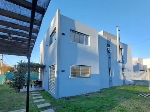 Casa - Venta - Argentina, Villa Elisa - Calle 425 esquina 14 bis 0001