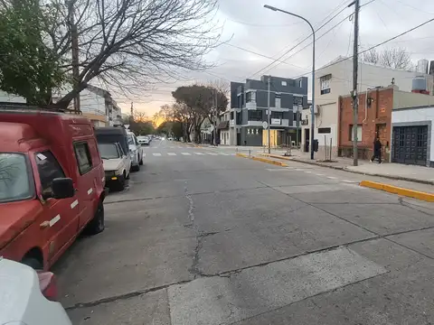 OPORTUNIDAD!! EXC PH DE 94M2 EN DEVOTO - 3 AMB - GRAN PATIO TECHADO - 1ER PISO X ESCALERA - APTO CREDITO  