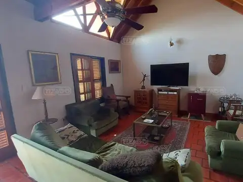 Casa en Venta en Barrio Hipico, USD 359.000