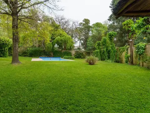 Casa 5 ambientes con 3 baños