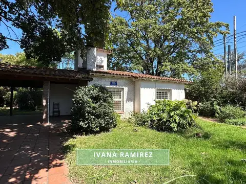 Casa a refaccionar sobre 2 lotes de terreno, lista para escriturar