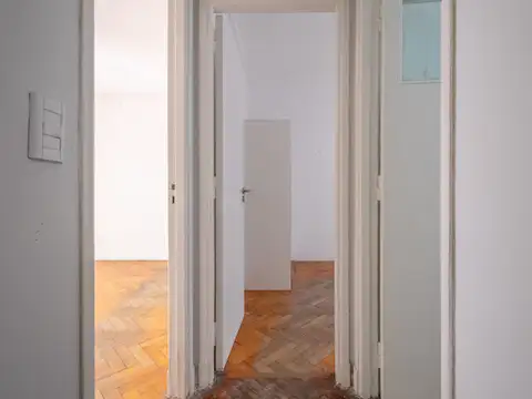 Fragata Presidente Sarmiento 600, Piso 1