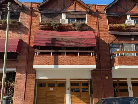 Excelente Triplex Sin Expensas | Cochera, Parrilla y Suite