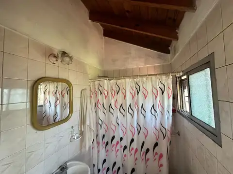 Casa 5 ambientes con 1 baño