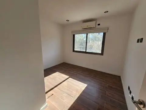 VENTA CASA 6 AMBIENTES APTA CREDITO