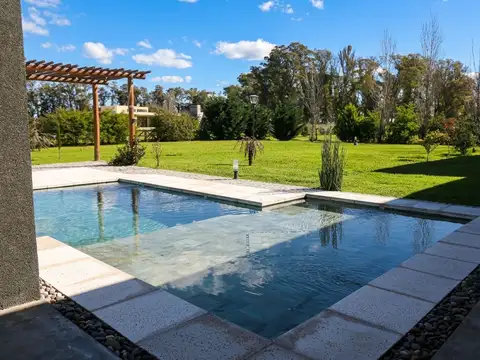 Casa 4 ambientes con 3 baños
