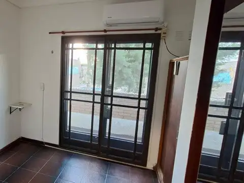 DEPRTAMENTO 2 AMB  CON BALCON, BAÑO COMPLETO COCINA INTEGRADA (se entrega SIN muebles)