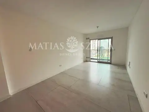 Monoambiente en alquiler con balcon en  caseros