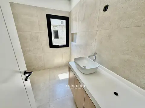Casa 4 ambientes con 3 baños