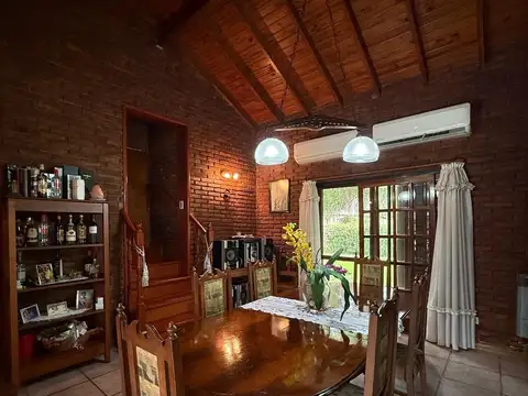 Casa en Venta con 3 cocheras