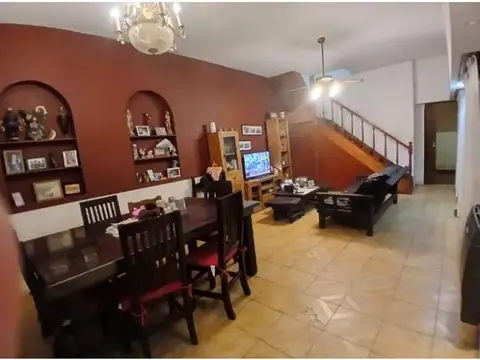 Casa sobre lote propio - Barracas