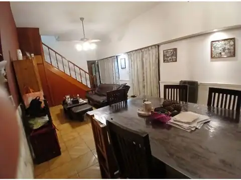 Casa 6 ambientes con 3 baños