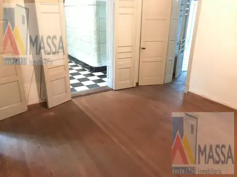 Casa 7 ambientes con 2 baños