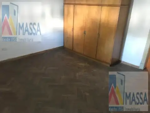 Casa en Alquiler con 1 cochera