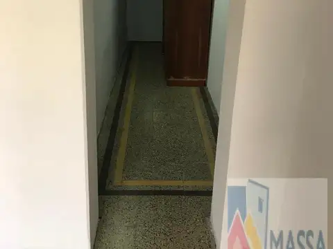 AMPLIA CASA EN BARRIO ECHESORTU! 3 DORMITORIOS CON COCH AL FRENTE! 2 PLANTAS!