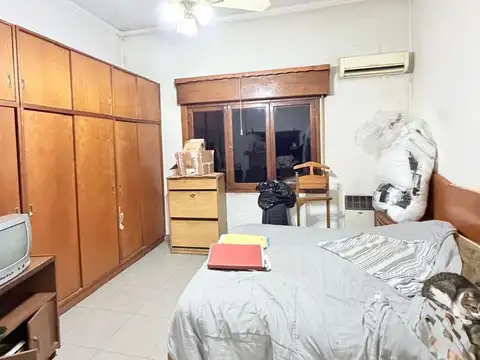 Venta casa 6 ambientes con piscina en Sarandí