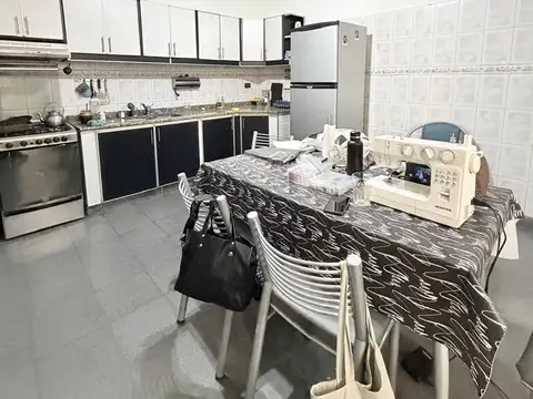 Casa 6 ambientes con 3 baños