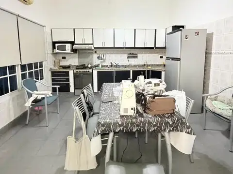 Casa 6 ambientes con 3 baños