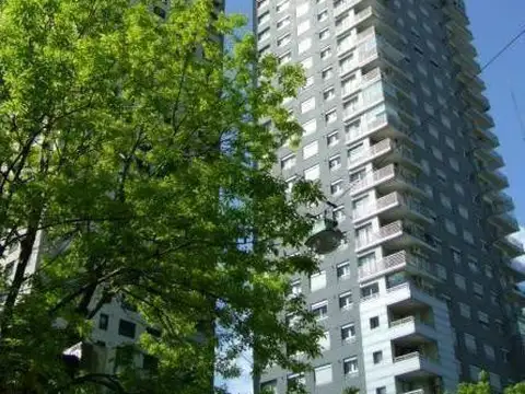 Bulnes 2700. Entre Del Libertador, Avda. y Cerviño