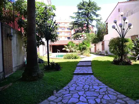 5 AMBIENTES  QUINCHO PARQUE COCHERA