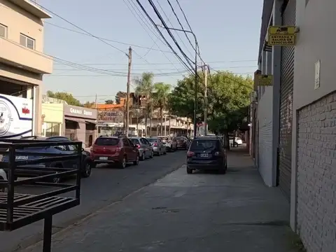 LOTE EN ZONA COMERCIAL CON CONSTRUCCION A REF O DEMOLER