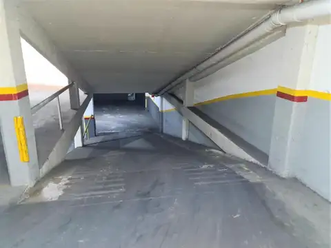 Cochera fija en edificio de categoría en el corazón de Belgrano - Excelente ubicación