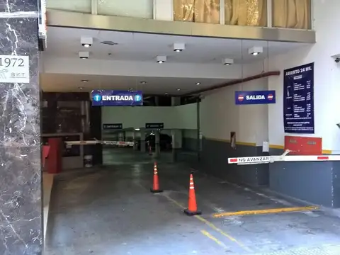 Cochera fija en edificio de categoría en el corazón de Belgrano - Excelente ubicación