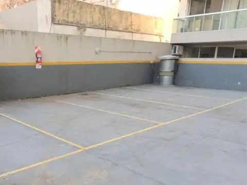 Cochera fija en edificio de categoría en el corazón de Belgrano - Excelente ubicación