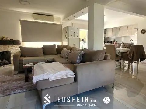 VENTA CASA 4 DORMITORIOS- SANTO DOMINGO 700- CENTENARIO 100