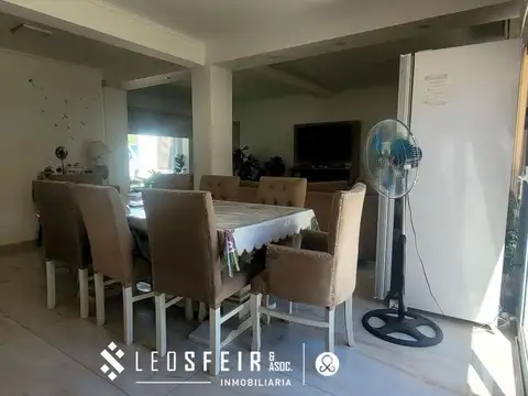 Casa 6 ambientes con 3 baños