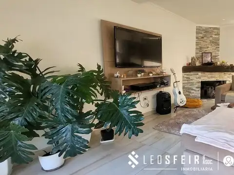Venta casa 4 dormitorios- Centenario. Prov de Neuquen.-