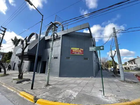 Venta en bloque – 2 galpones sobre Av. Hipólito Yrigoyen, El Talar