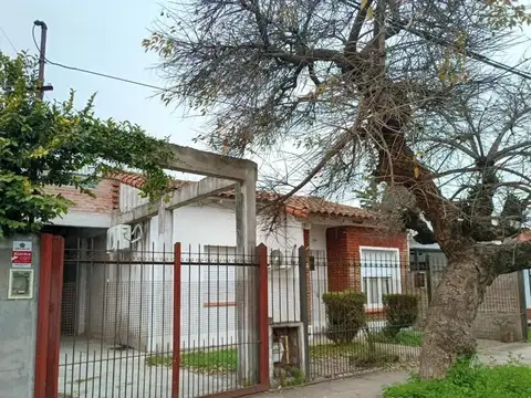 Propiedad con 2 Viviendas y Gran Potencial